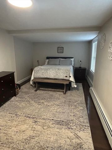1389 Main St, Lynnfield, MA 01940