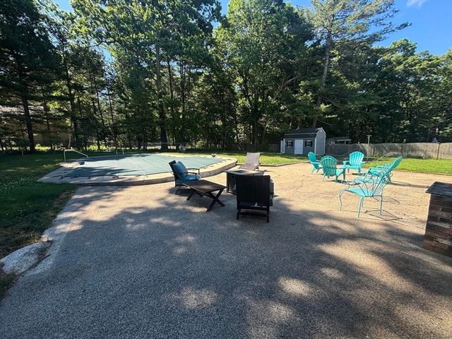 1389 Main St, Lynnfield, MA 01940