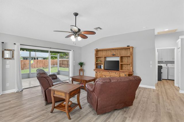 9275 SE Mercury Street, Hobe Sound, FL 33455