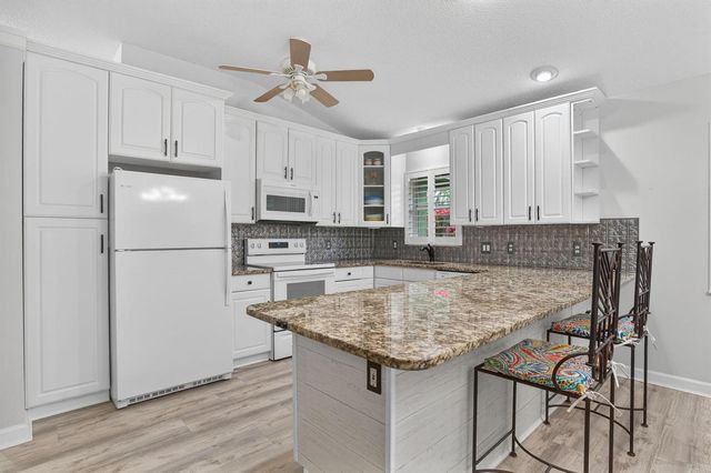 9275 SE Mercury Street, Hobe Sound, FL 33455