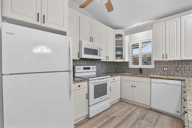9275 SE Mercury Street, Hobe Sound, FL 33455