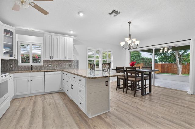 9275 SE Mercury Street, Hobe Sound, FL 33455