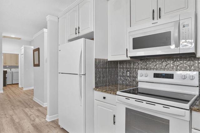 9275 SE Mercury Street, Hobe Sound, FL 33455