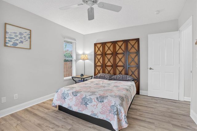 9275 SE Mercury Street, Hobe Sound, FL 33455