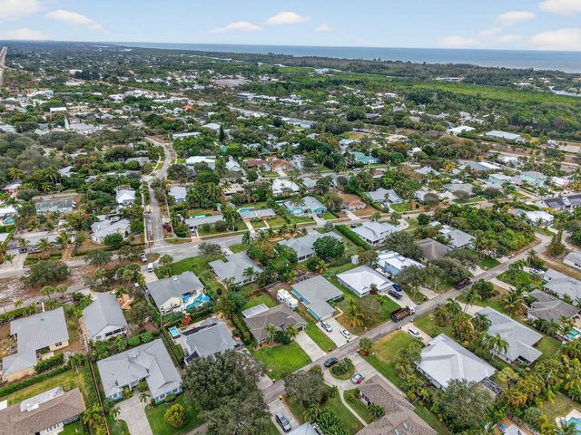 9275 SE Mercury Street, Hobe Sound, FL 33455