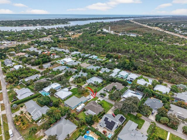 9275 SE Mercury Street, Hobe Sound, FL 33455