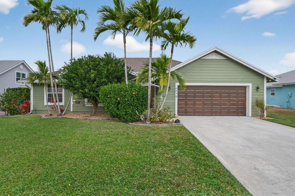 9275 SE Mercury Street, Hobe Sound, FL 33455