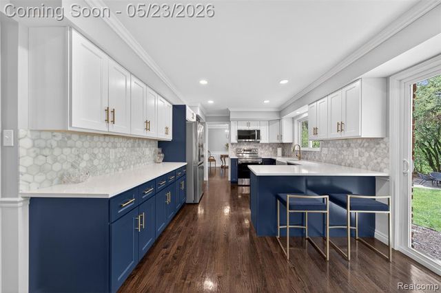 30935 Perrys Crossing, Farmington Hills, MI 48331