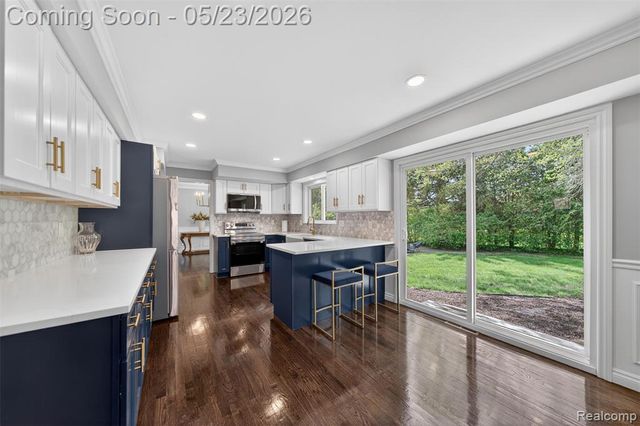 30935 Perrys Crossing, Farmington Hills, MI 48331