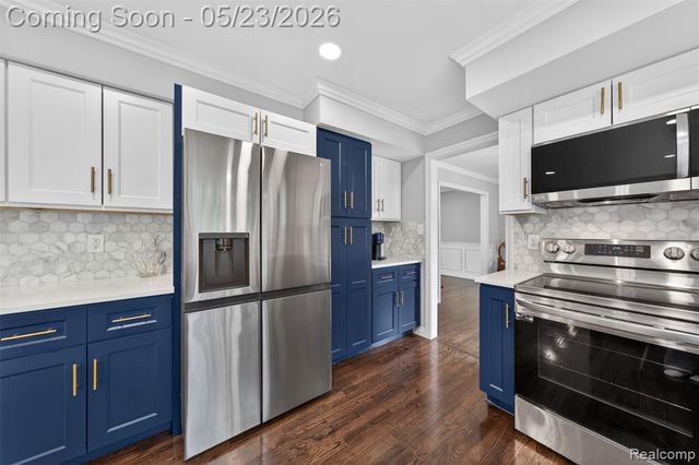 30935 Perrys Crossing, Farmington Hills, MI 48331