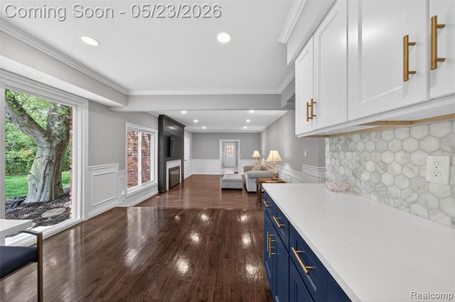 30935 Perrys Crossing, Farmington Hills, MI 48331