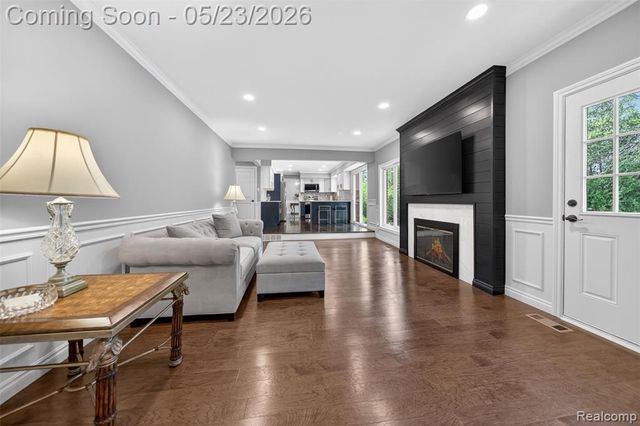 30935 Perrys Crossing, Farmington Hills, MI 48331