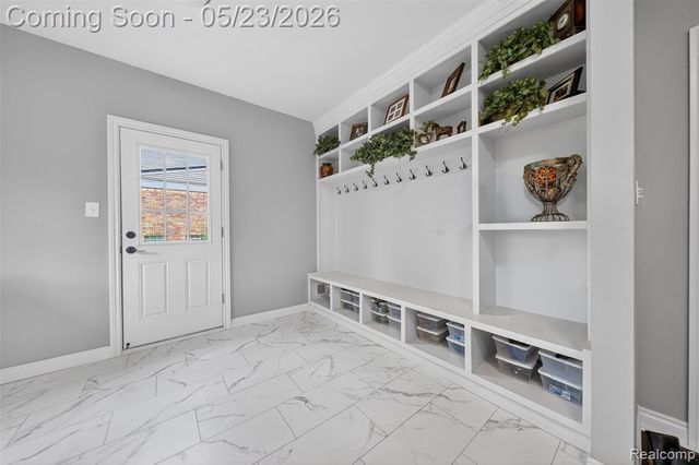30935 Perrys Crossing, Farmington Hills, MI 48331