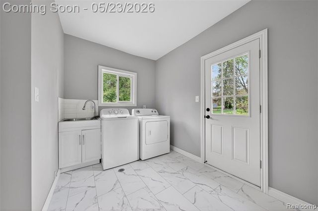30935 Perrys Crossing, Farmington Hills, MI 48331