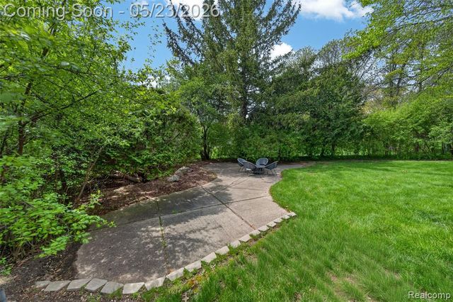 30935 Perrys Crossing, Farmington Hills, MI 48331
