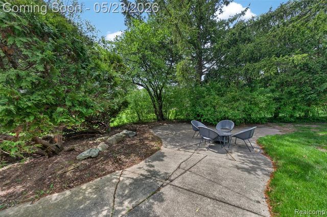 30935 Perrys Crossing, Farmington Hills, MI 48331
