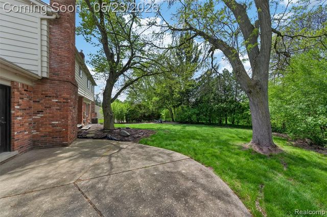 30935 Perrys Crossing, Farmington Hills, MI 48331