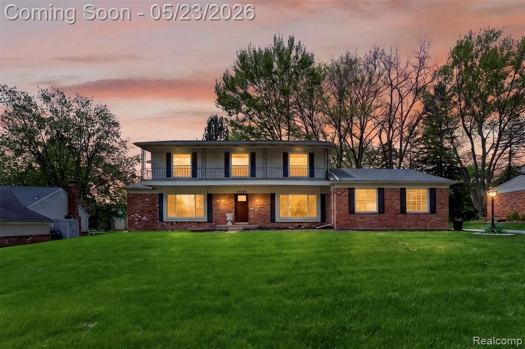 30935 Perrys Crossing, Farmington Hills, MI 48331