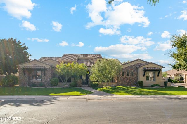 5900 S GEMSTONE Drive, Chandler, AZ 85249
