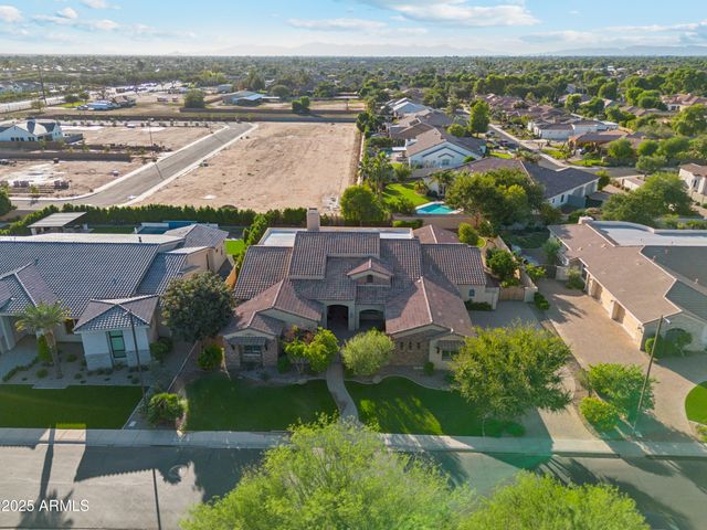 5900 S GEMSTONE Drive, Chandler, AZ 85249