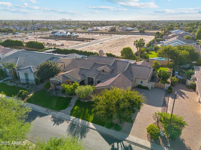 5900 S GEMSTONE Drive, Chandler, AZ 85249