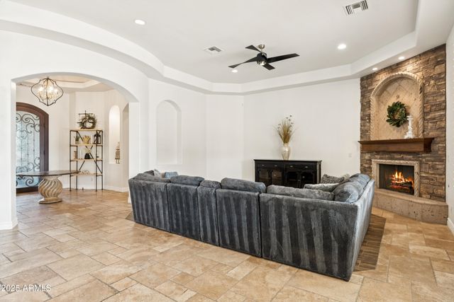 5900 S GEMSTONE Drive, Chandler, AZ 85249