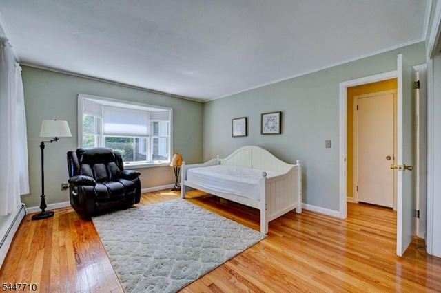 10 Thompson St, Newton Town, NJ 07860