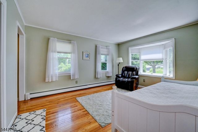 10 Thompson St, Newton Town, NJ 07860