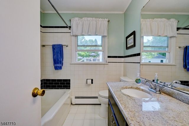 10 Thompson St, Newton Town, NJ 07860