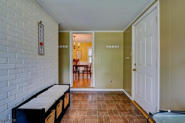 10 Thompson St, Newton Town, NJ 07860