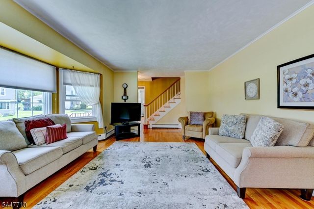 10 Thompson St, Newton Town, NJ 07860