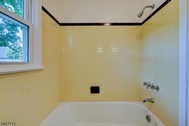 10 Thompson St, Newton Town, NJ 07860