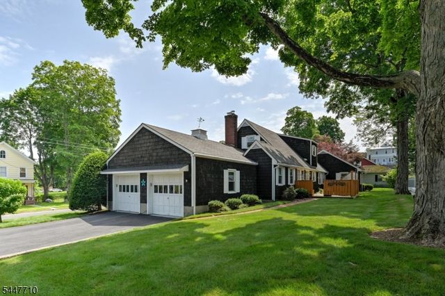 10 Thompson St, Newton Town, NJ 07860