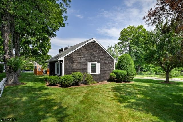 10 Thompson St, Newton Town, NJ 07860