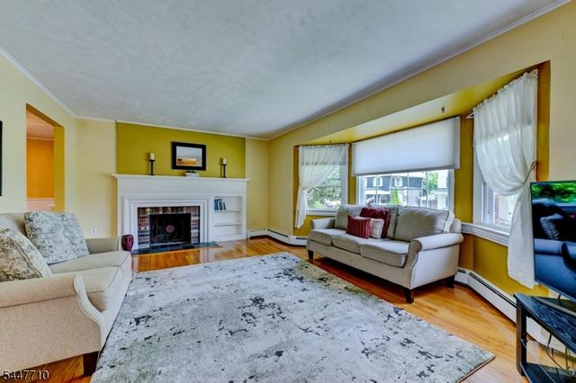 10 Thompson St, Newton Town, NJ 07860