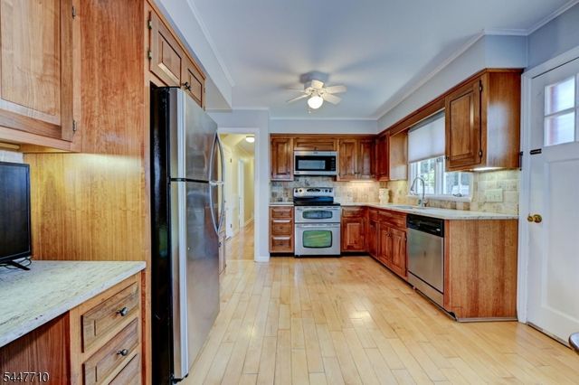 10 Thompson St, Newton Town, NJ 07860