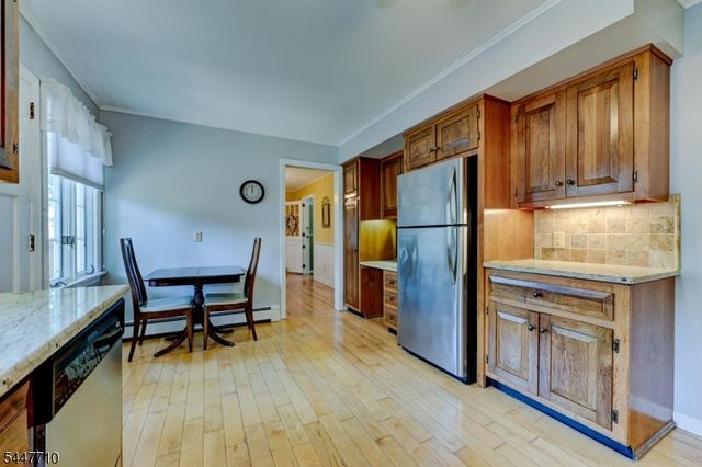 10 Thompson St, Newton Town, NJ 07860