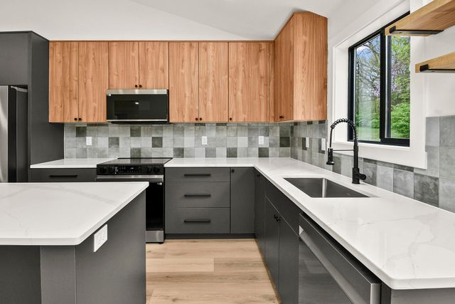 3481 N Marwin Avenue, Springfield, MO 65803