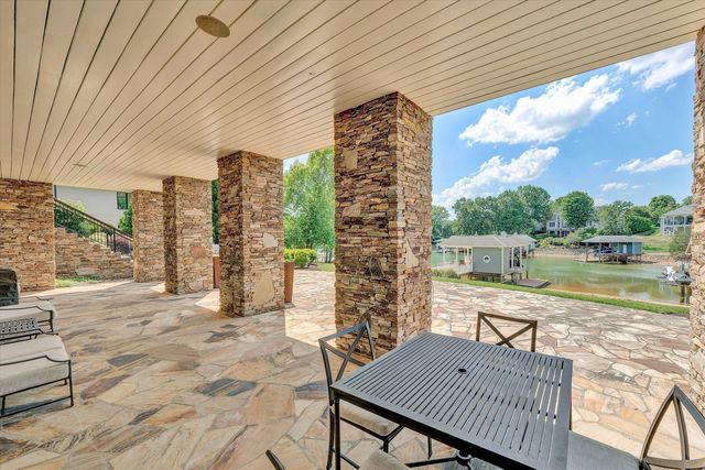 332 Saddleridge DR, Penhook, VA 24137