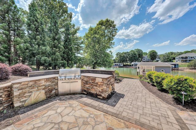 332 Saddleridge DR, Penhook, VA 24137
