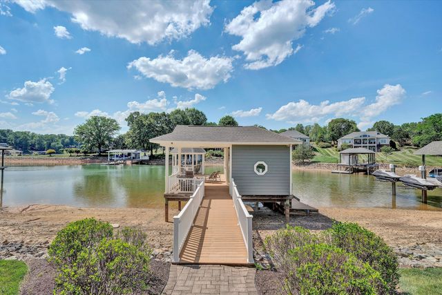 332 Saddleridge DR, Penhook, VA 24137