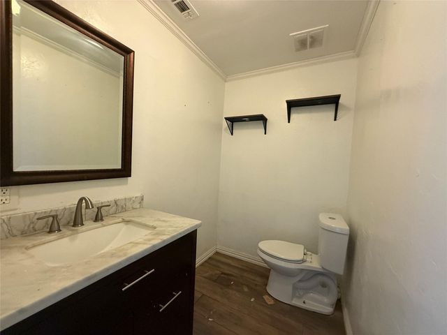 1123 Suwanee Lane, Houston, TX 77090