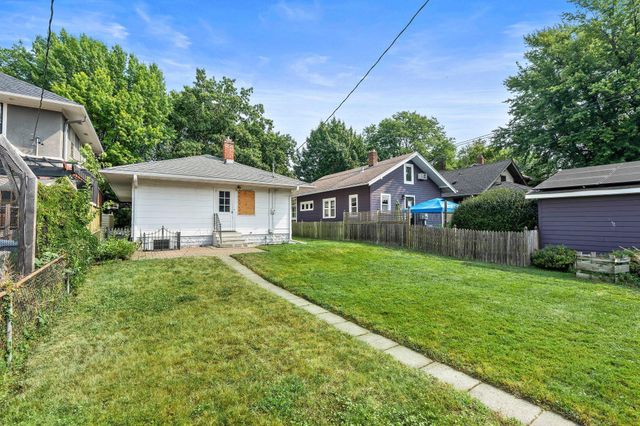 1980 Stanford Avenue, Saint Paul, MN 55105