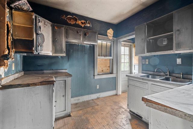 1980 Stanford Avenue, Saint Paul, MN 55105