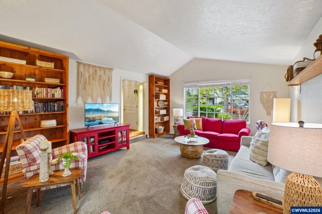 4682 Happy Dr NE, Salem, OR 97305