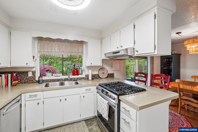 4682 Happy Dr NE, Salem, OR 97305