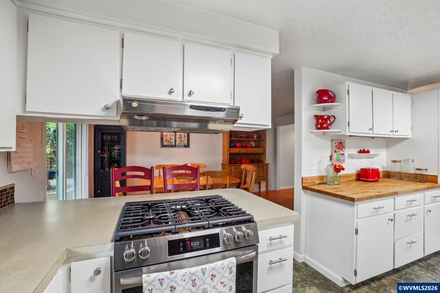 4682 Happy Dr NE, Salem, OR 97305