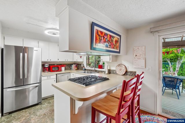 4682 Happy Dr NE, Salem, OR 97305