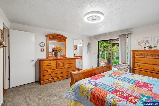 4682 Happy Dr NE, Salem, OR 97305