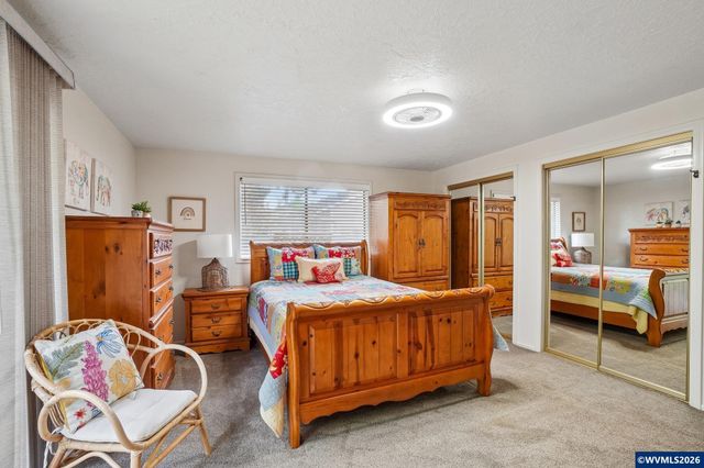 4682 Happy Dr NE, Salem, OR 97305